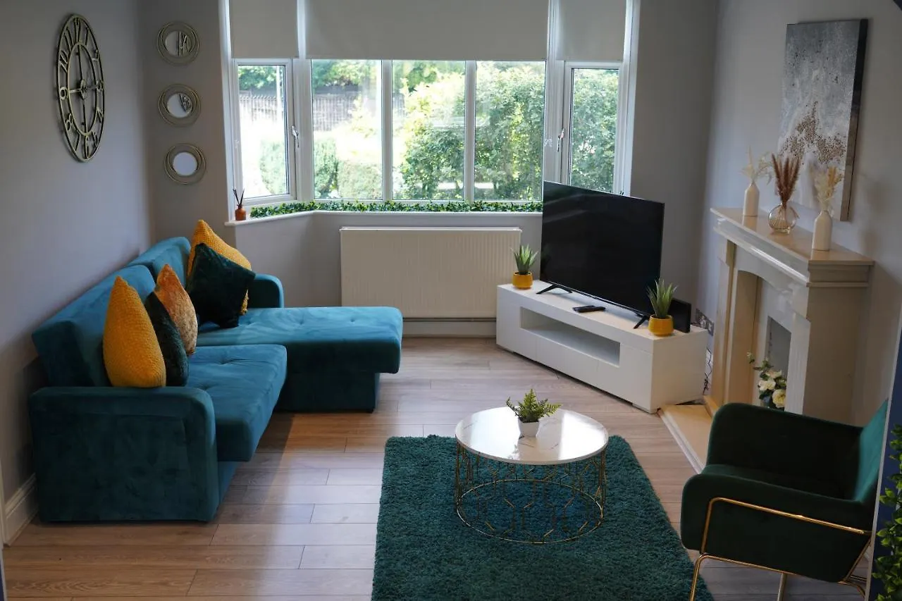 Valley Road- 3 Bedrooms Sleeps 5, Free Parking & Wifi - Close To City Centre, University & Hospital Nottingham 0*,