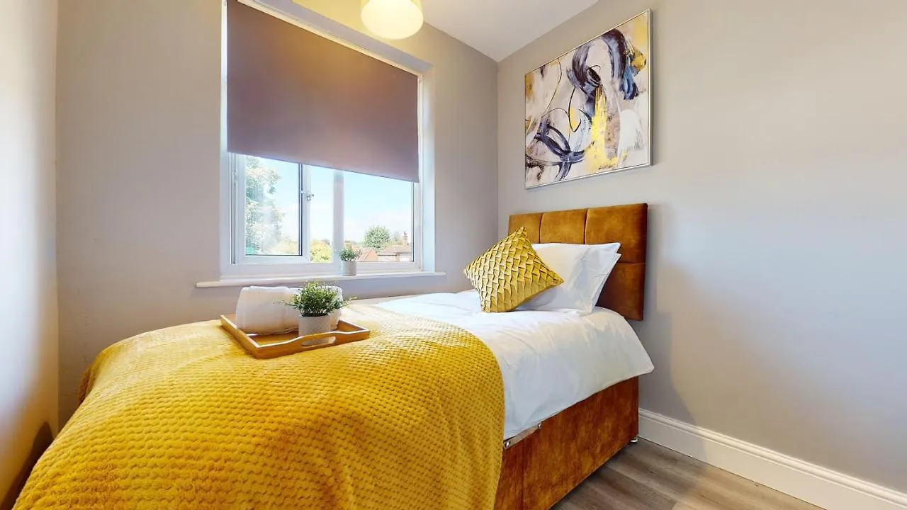 Valley Road- 3 Bedrooms Sleeps 5, Free Parking & Wifi - Close To City Centre, University & Hospital Nottingham