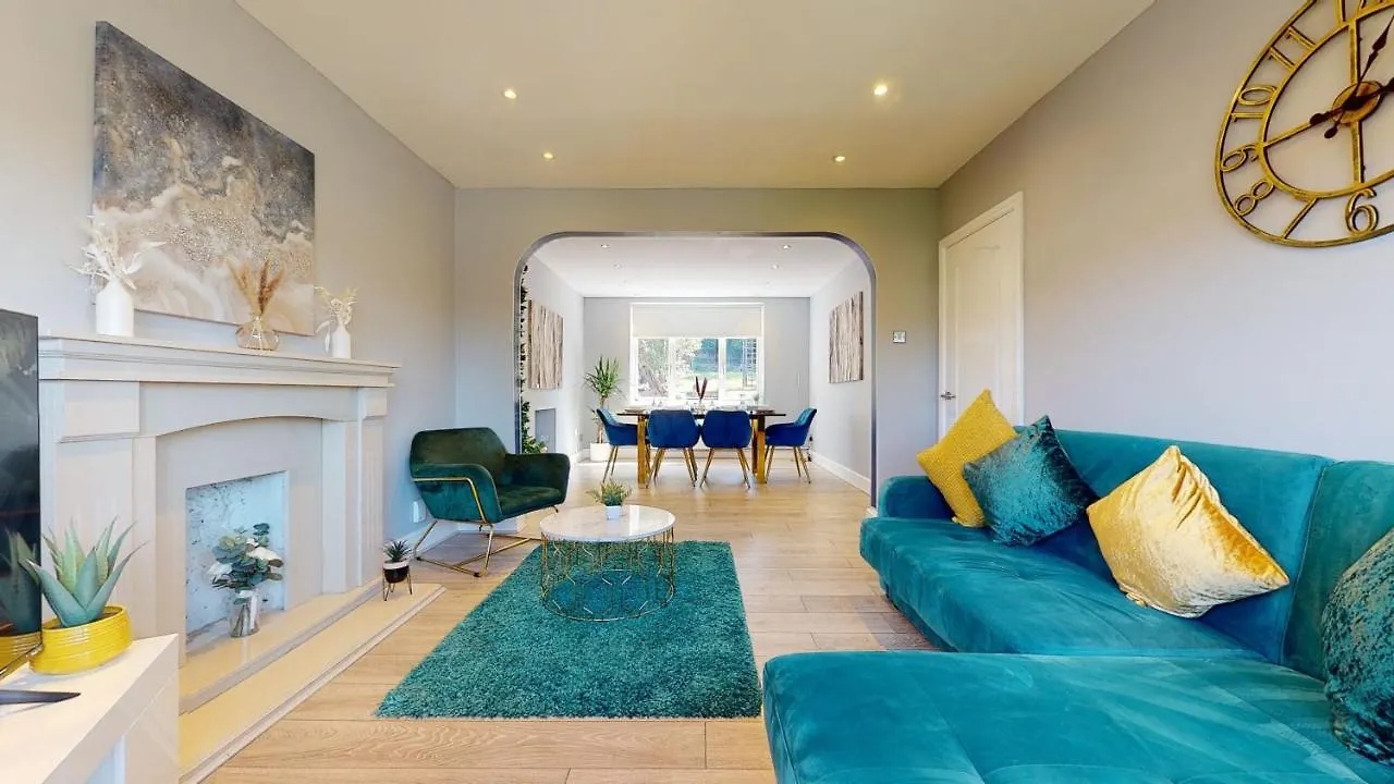 Villa Valley Road- 3 Bedrooms Sleeps 5, Free Parking & Wifi - Close To City Centre, University & Hospital Nottingham