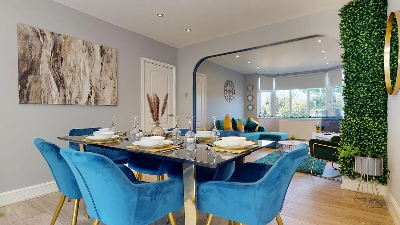 Villa Valley Road- 3 Bedrooms Sleeps 5, Free Parking & Wifi - Close To City Centre, University & Hospital Nottingham