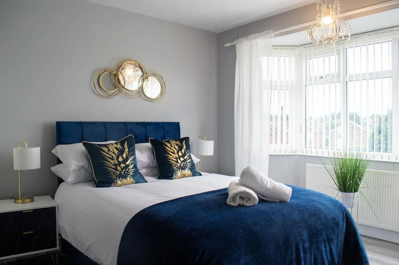 Valley Road- 3 Bedrooms Sleeps 5, Free Parking & Wifi - Close To City Centre, University & Hospital Nottingham
