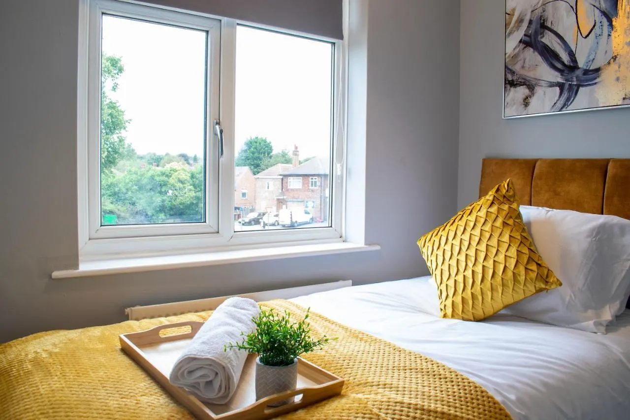 Villa Valley Road- 3 Bedrooms Sleeps 5, Free Parking & Wifi - Close To City Centre, University & Hospital Nottingham